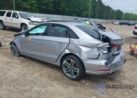 2018 Audi A3 2.0T Premium/2.0T Tech Premium из США, поврежденный, VIN WAUAUGFF3J1034312